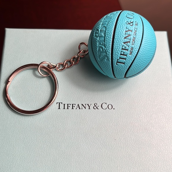 Tiffany & Co Spaulding basketball key chain. New. Never used. - Picture 5 of 6